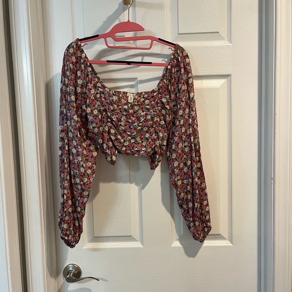 Womens billabong cropped floral shirt!